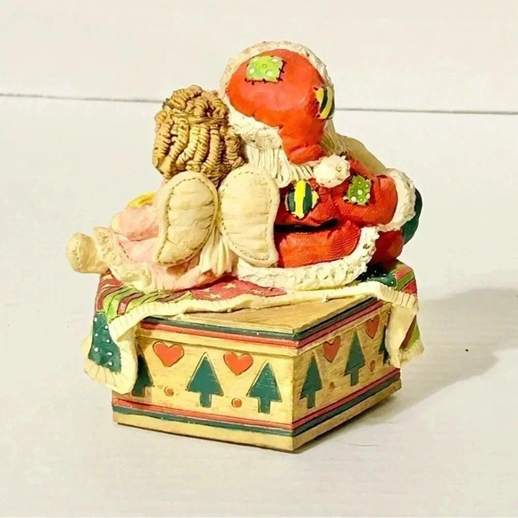 San Francisco Music Box Company Keep Christmas In Your Heart Santa & Girl Works - Picture 3 of 13